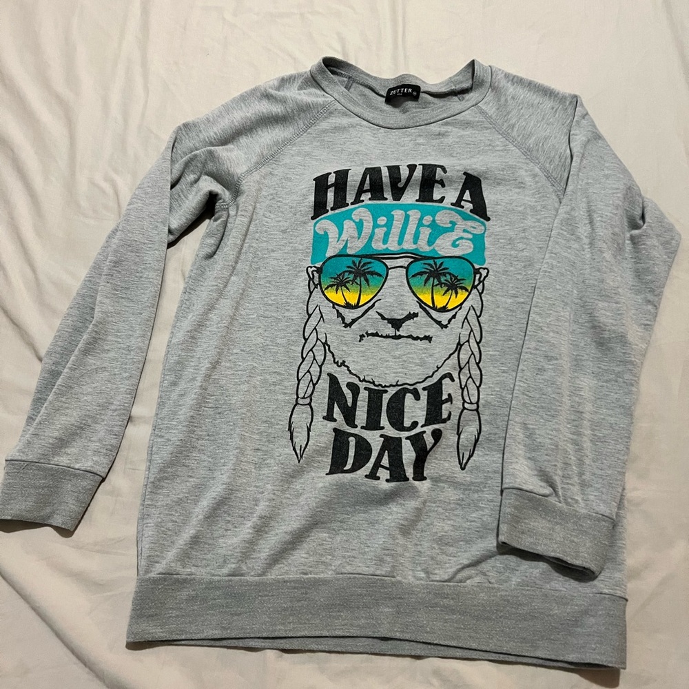Women’s medium Willie Nelson sweatshirt